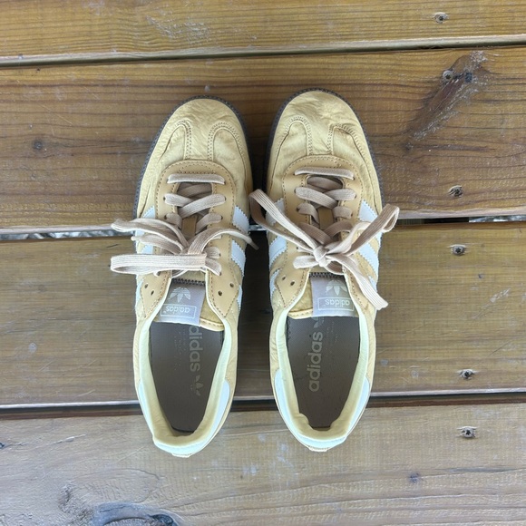Adidas sambas - yellow, W, size 7, and in very good condition - Picture 1 of 6